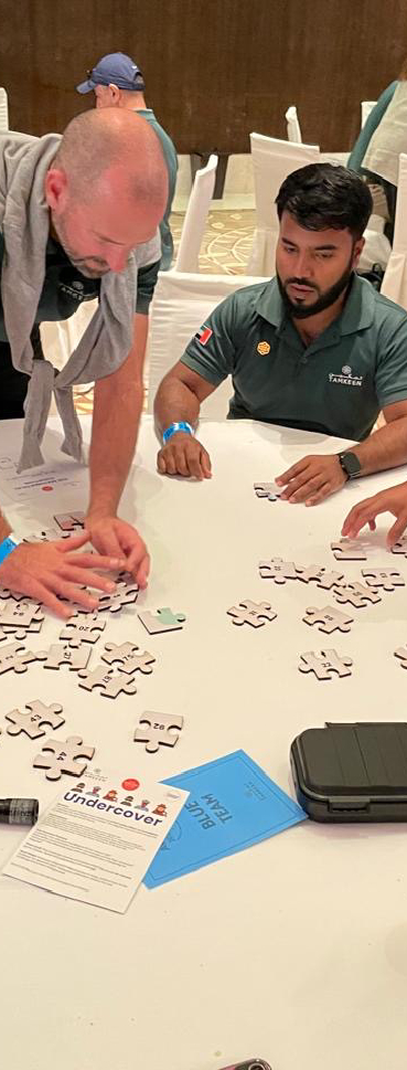 Business simulation session with strategic decision-making